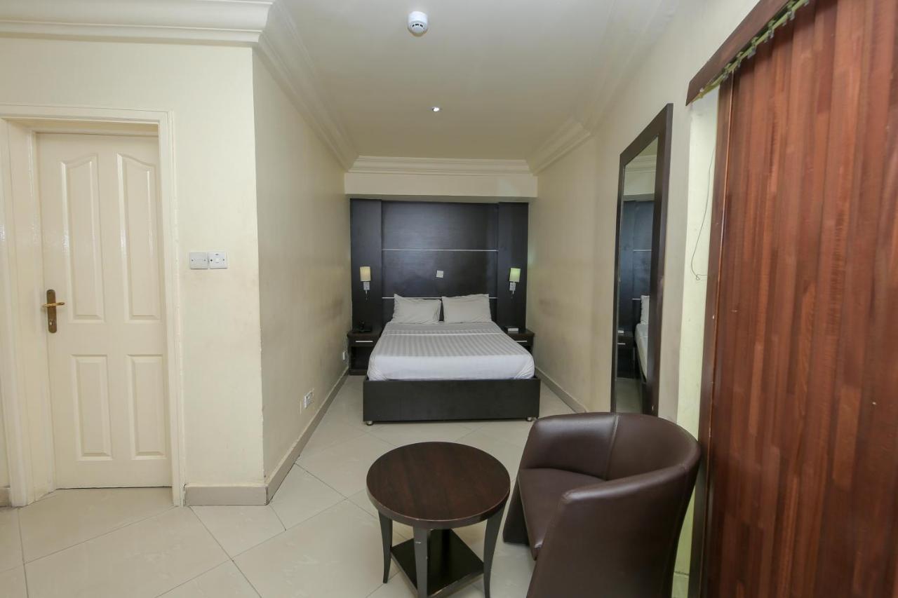 Ksf Place Alaka Lagos Extérieur photo