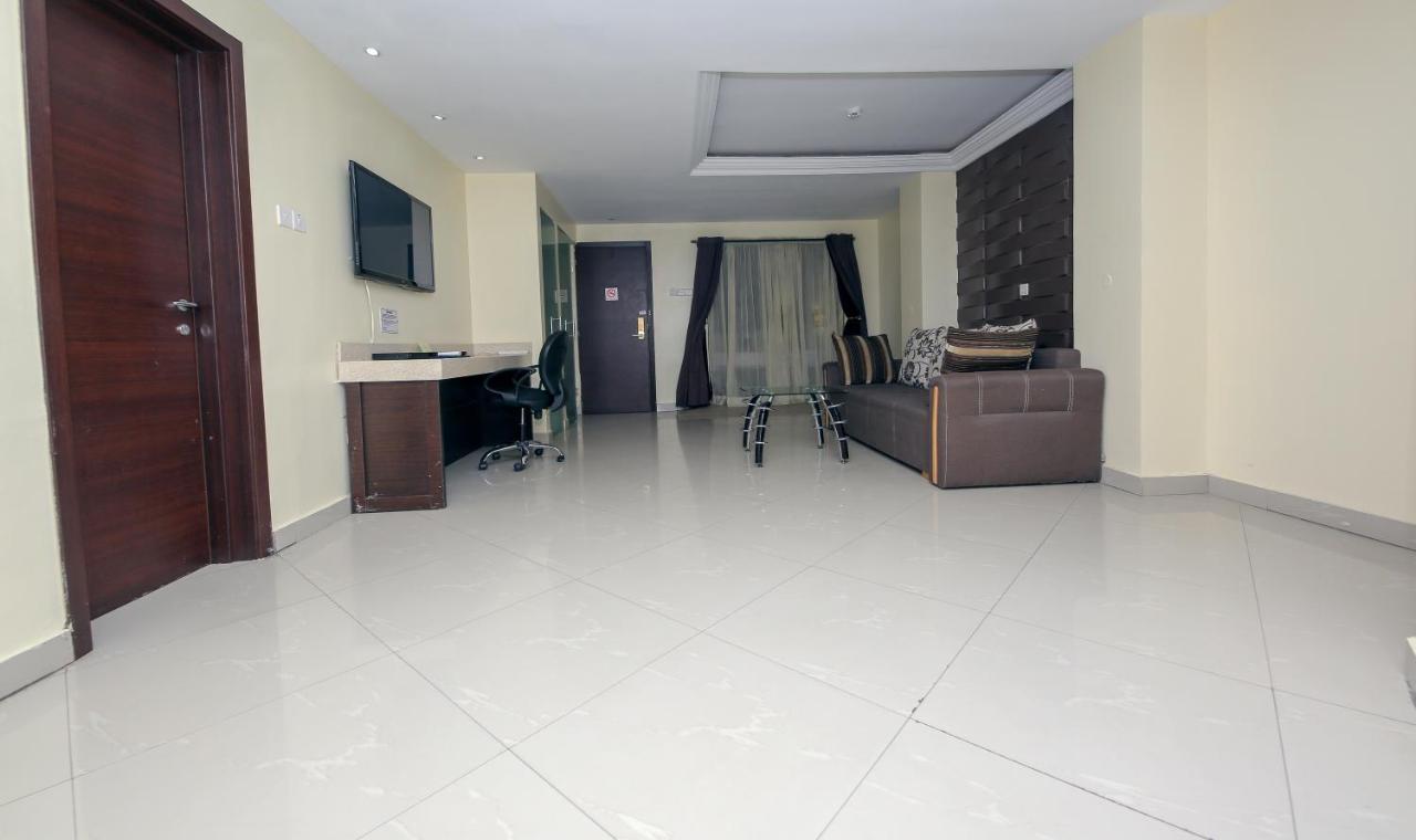 Ksf Place Alaka Lagos Extérieur photo