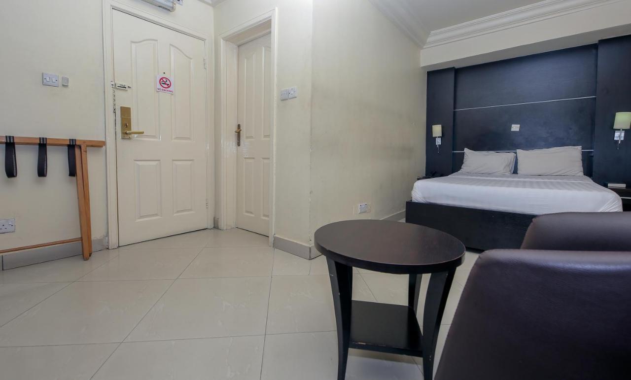 Ksf Place Alaka Lagos Extérieur photo