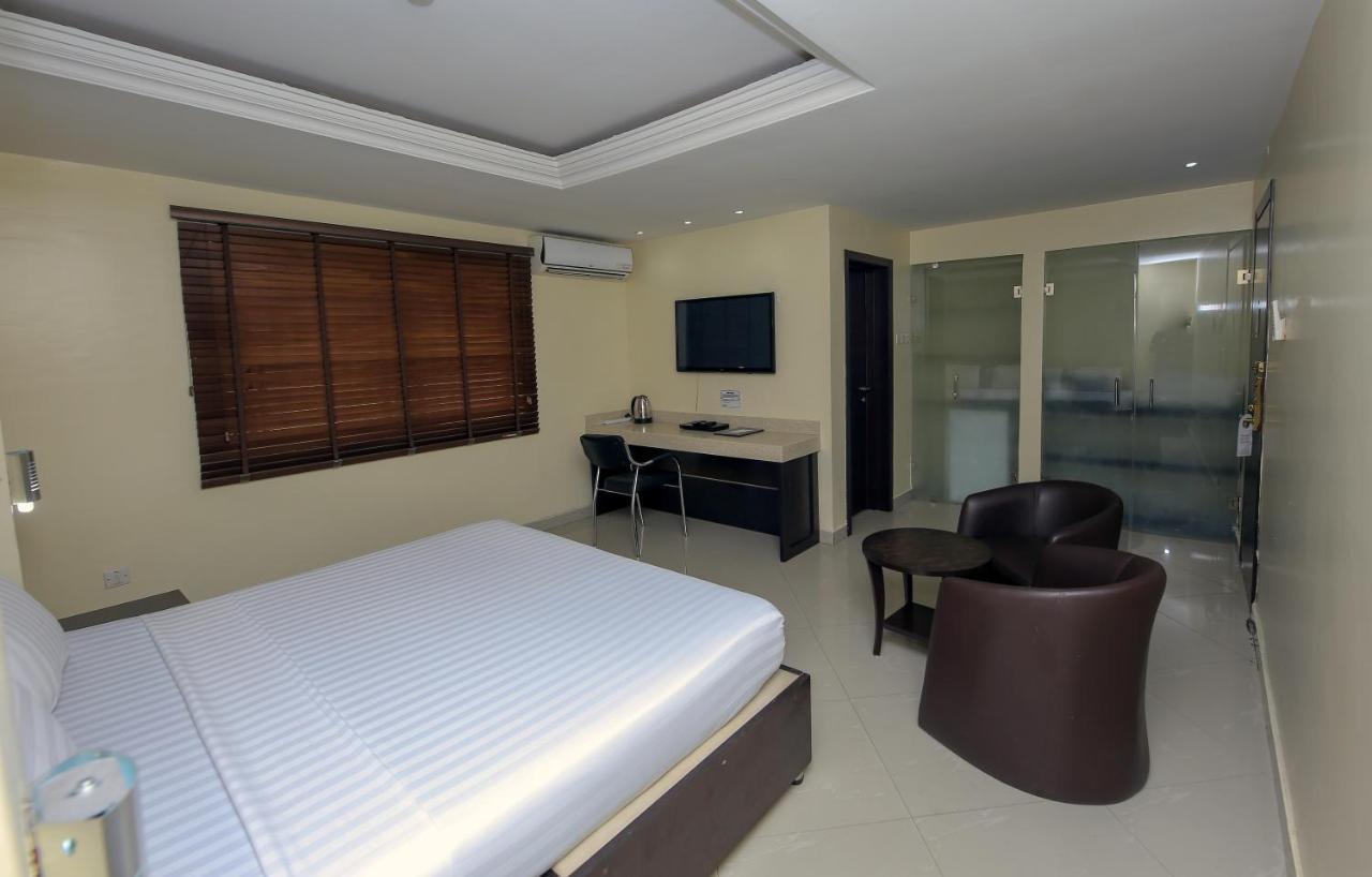 Ksf Place Alaka Lagos Extérieur photo
