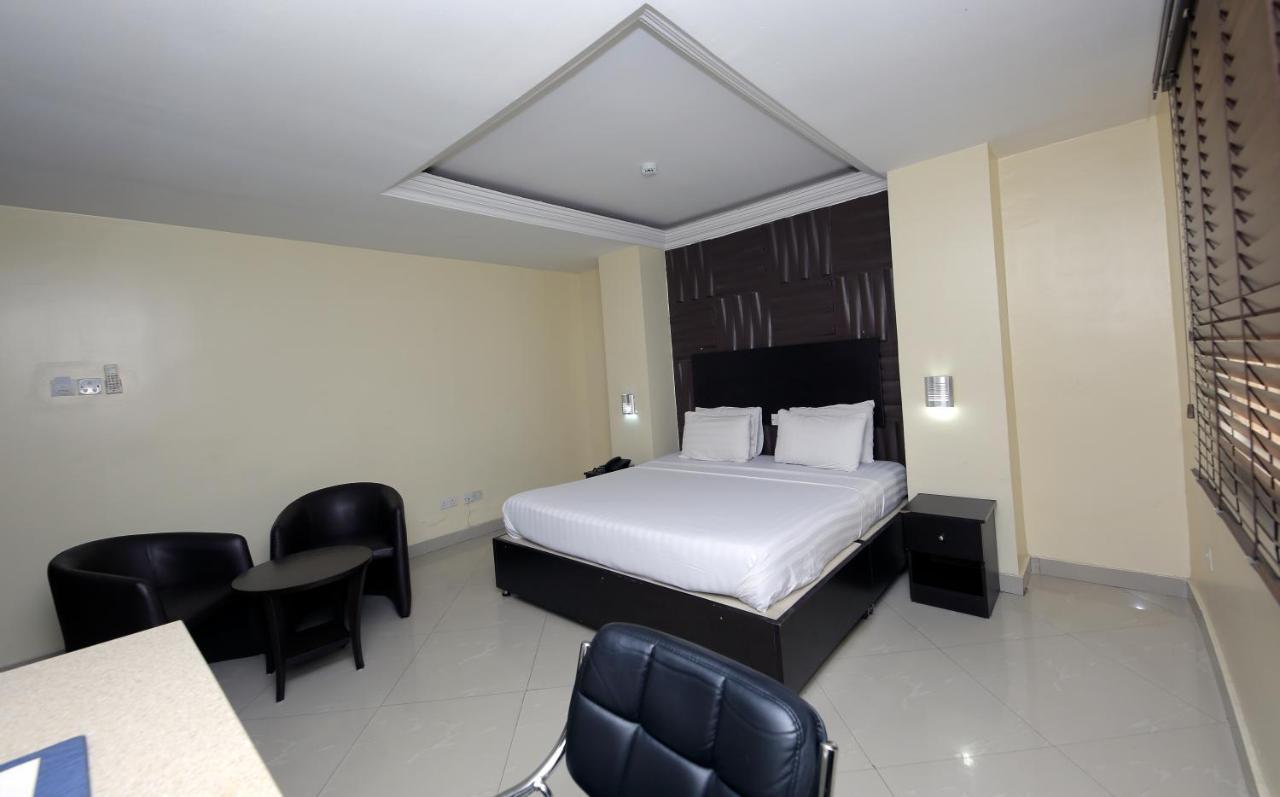 Ksf Place Alaka Lagos Extérieur photo